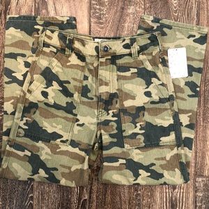 NWOT Free People Camo - We The Free Size 25.